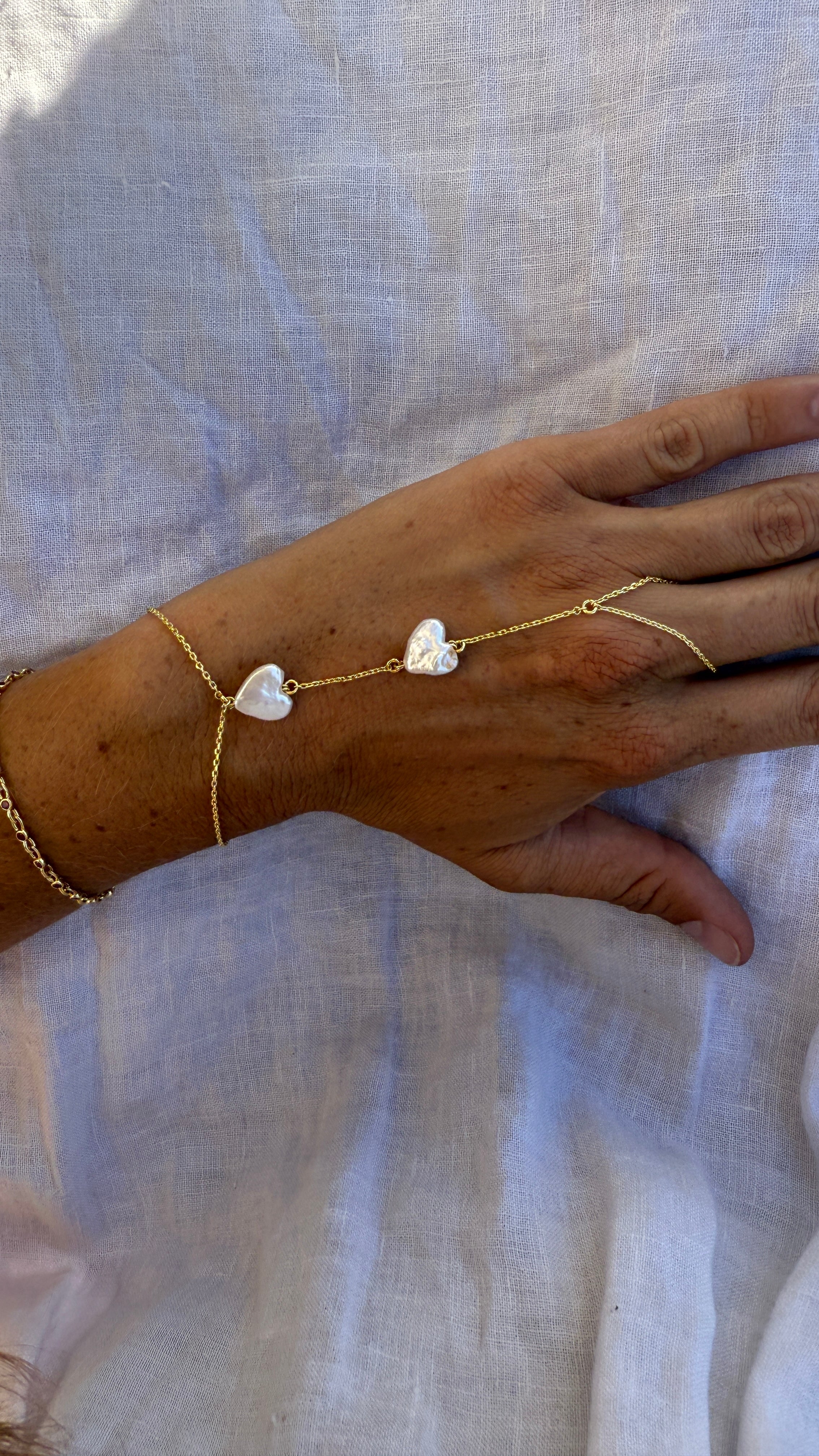 Pearl Heart Hand Chain