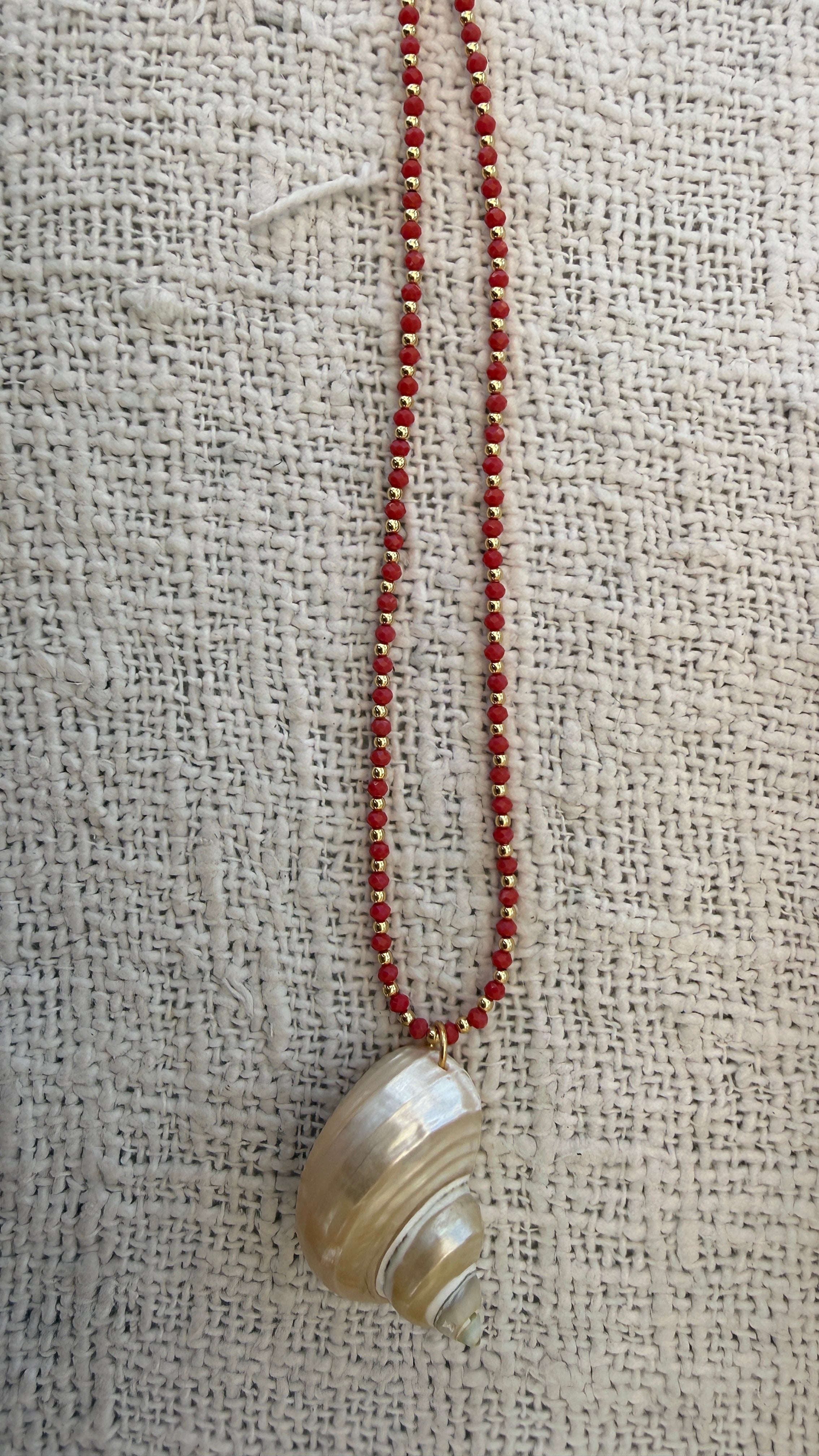 Coral shell necklace