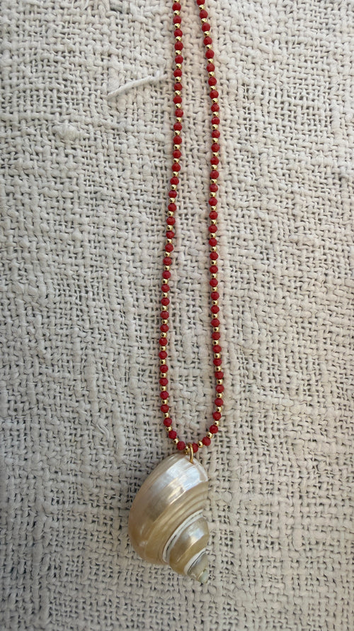 Coral shell necklace