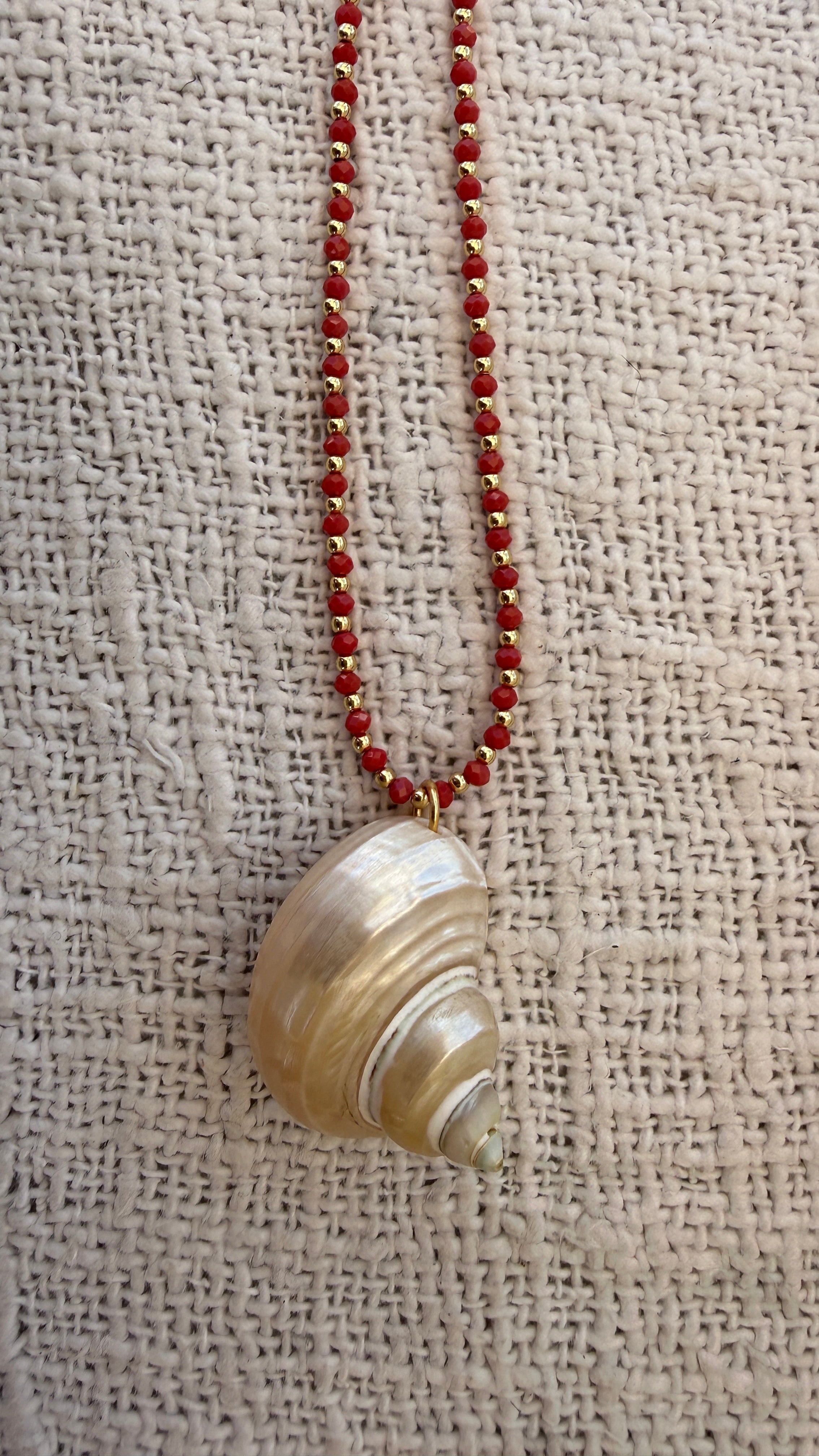 Coral shell necklace